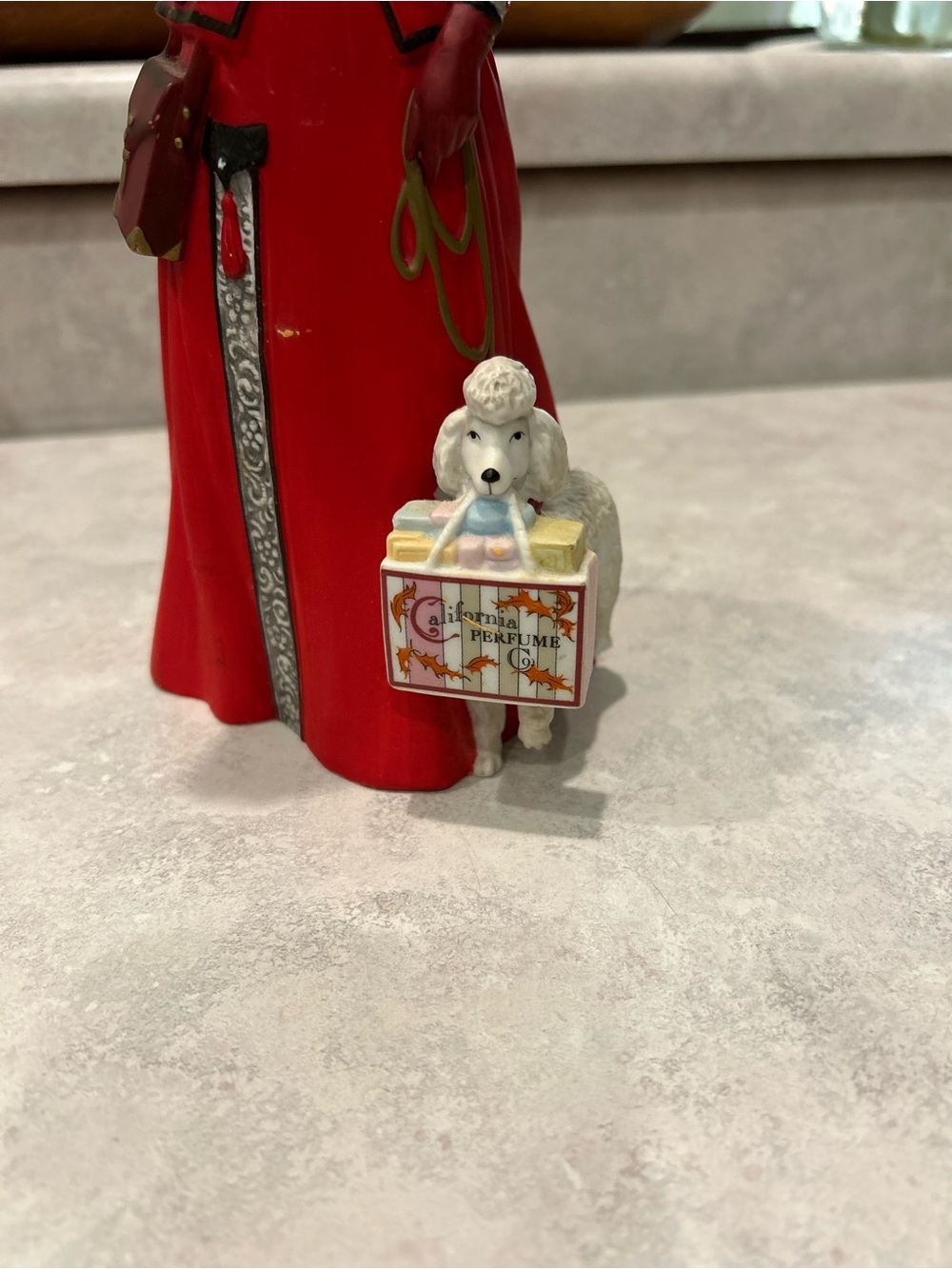 1997 Avon Mrs Albee Award Figurine Victorian Lady w Poodle Rare - Picture 4 of 8
